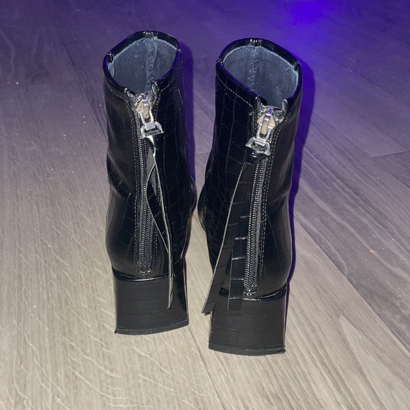 Faux croc black booties - Picture 3 of 6